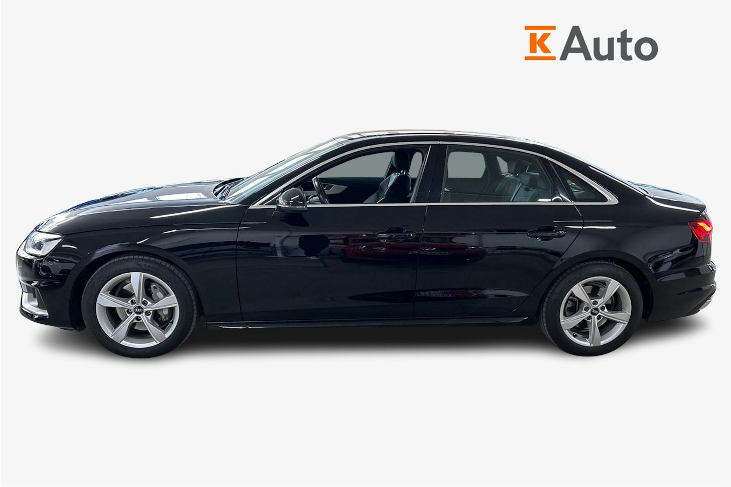 Musta Audi A4 2022 kuva 6.