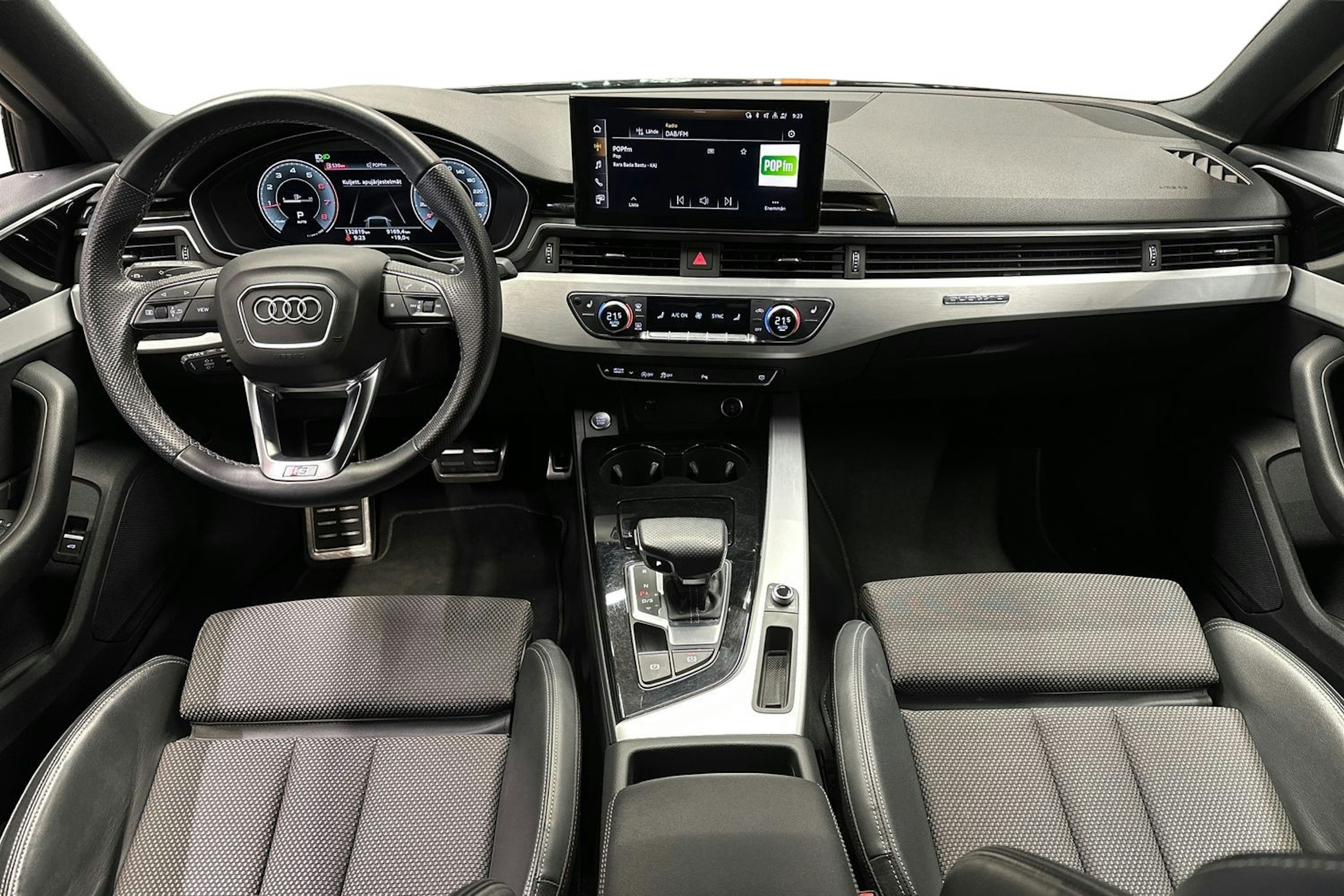 musta Audi A4 2022 kuva 9.