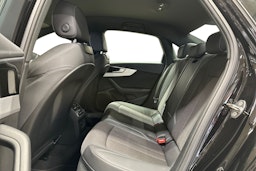 musta Audi A4 2022 kuva 10.