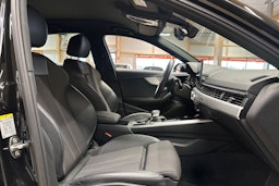 musta Audi A4 2022 kuva 13.