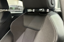 musta Audi A4 2022 kuva 16.