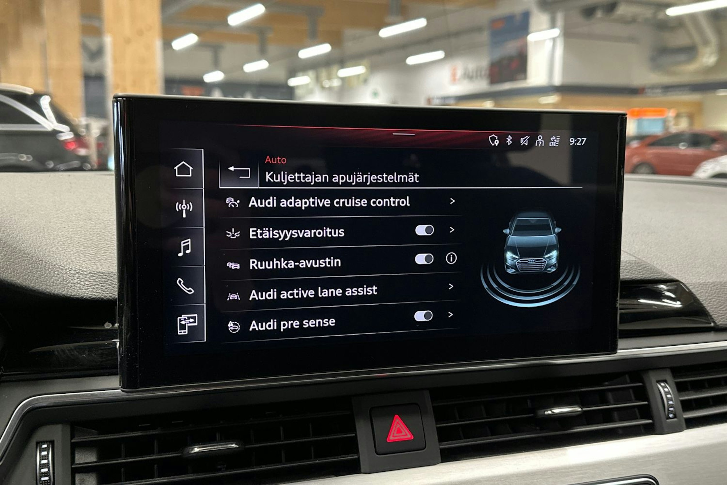 musta Audi A4 2022 kuva 21.