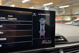 musta Audi A4 2022 kuva 22.
