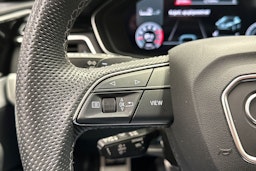 musta Audi A4 2022 kuva 29.