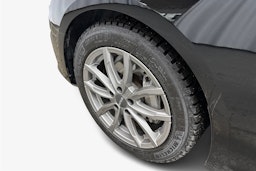 musta Audi A4 2022 kuva 11.