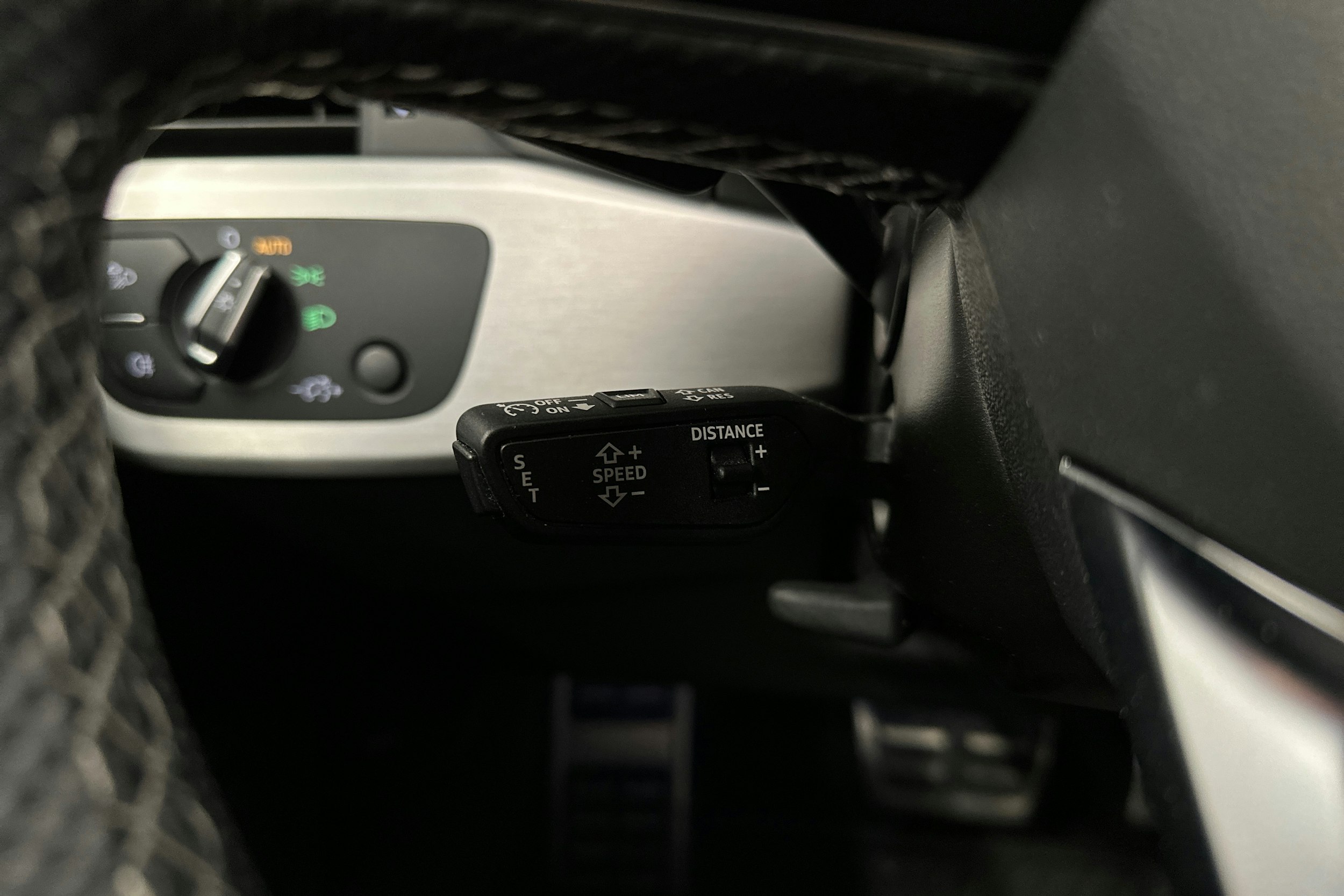 musta Audi A4 2022 kuva 16.