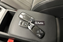 musta Audi A4 2022 kuva 30.