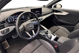 Musta Audi A4 2022 kuva 7.