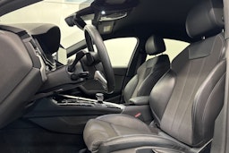 Musta Audi A4 2022 kuva 15.