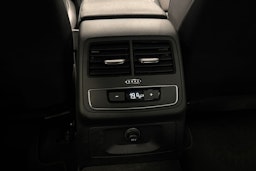 Musta Audi A4 2022 kuva 16.
