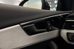 Musta Audi A4 2022 kuva 23.