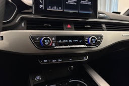 Musta Audi A4 2022 kuva 25.