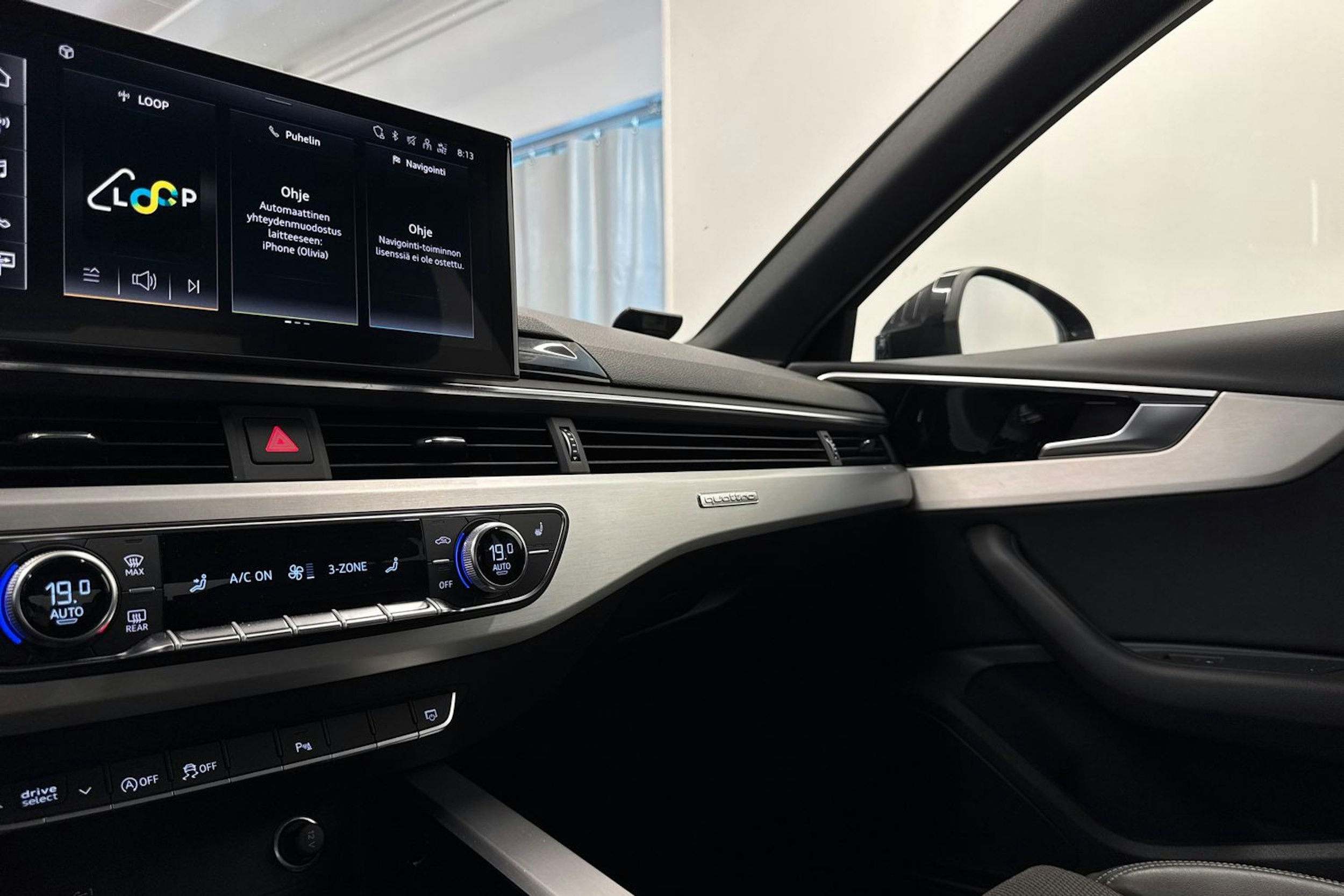 Musta Audi A4 2022 kuva 27.