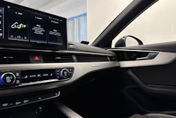 Musta Audi A4 2022 kuva 27.