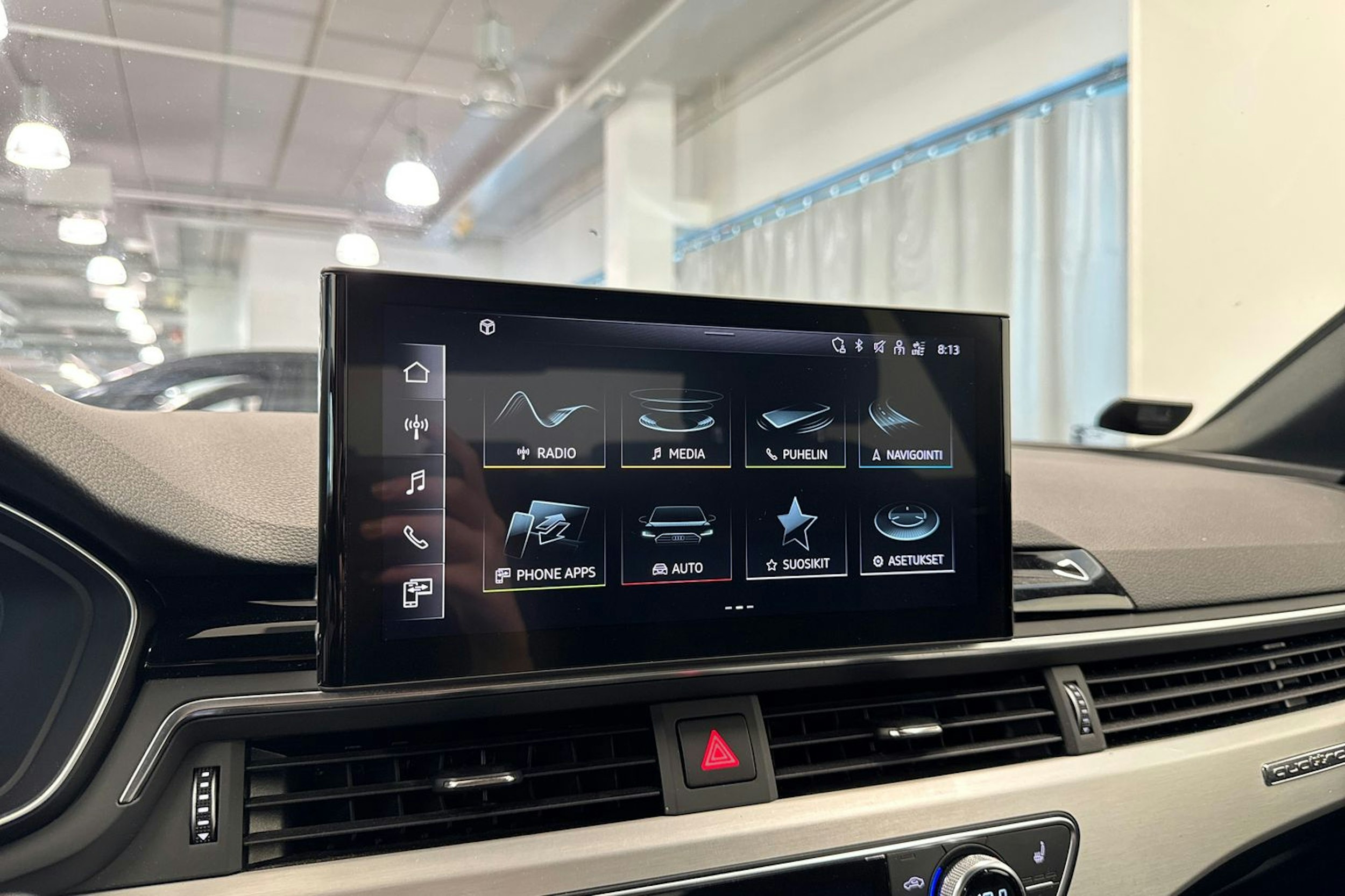 Musta Audi A4 2022 kuva 29.