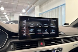 Musta Audi A4 2022 kuva 29.