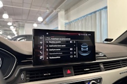 Musta Audi A4 2022 kuva 32.