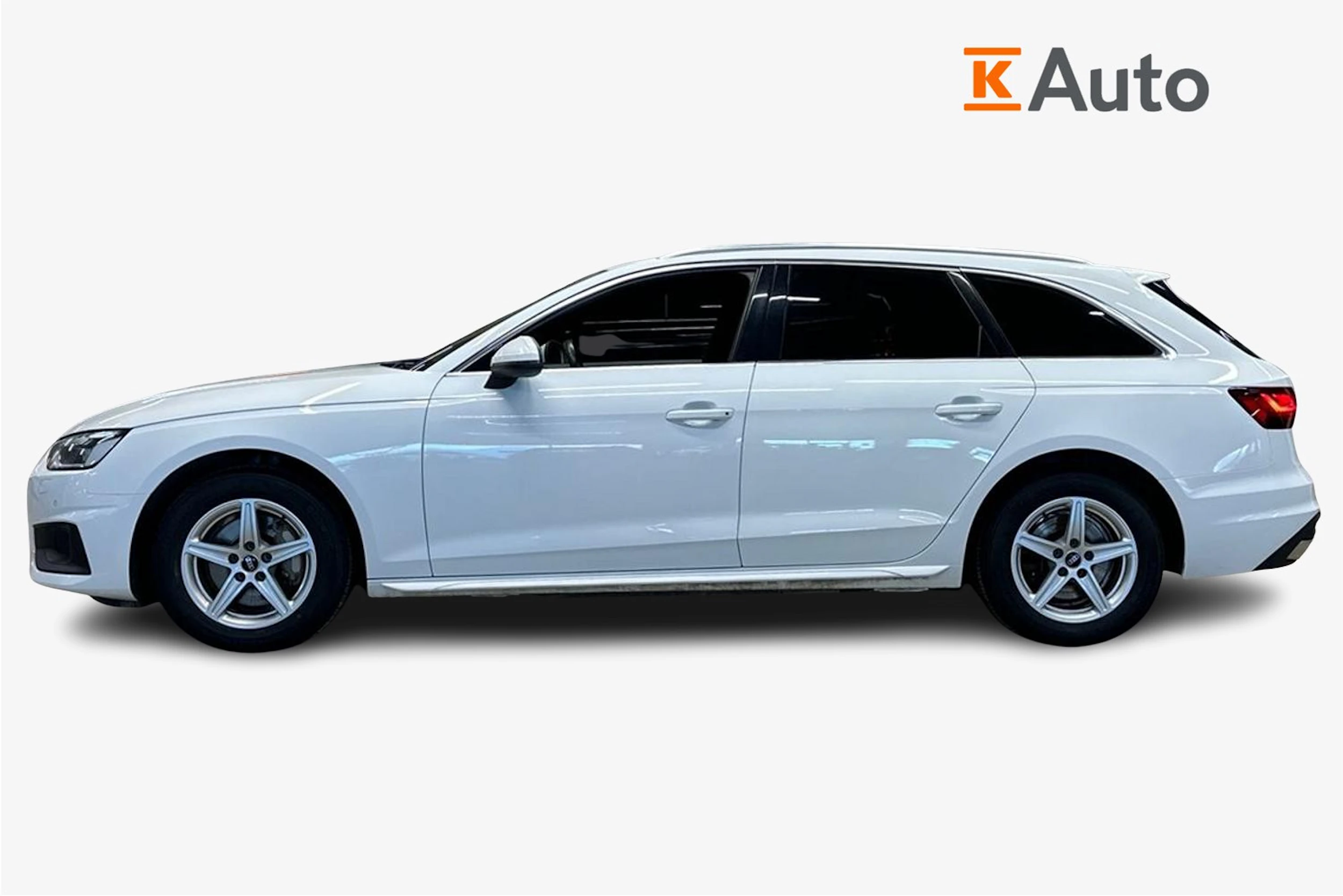 valkoinen Audi A4 2022 kuva 7.