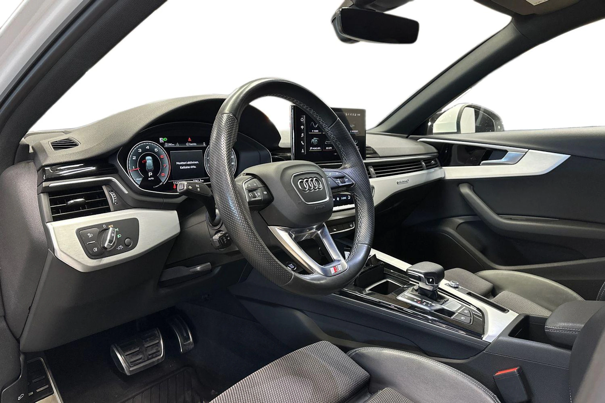 valkoinen Audi A4 2022 kuva 8.