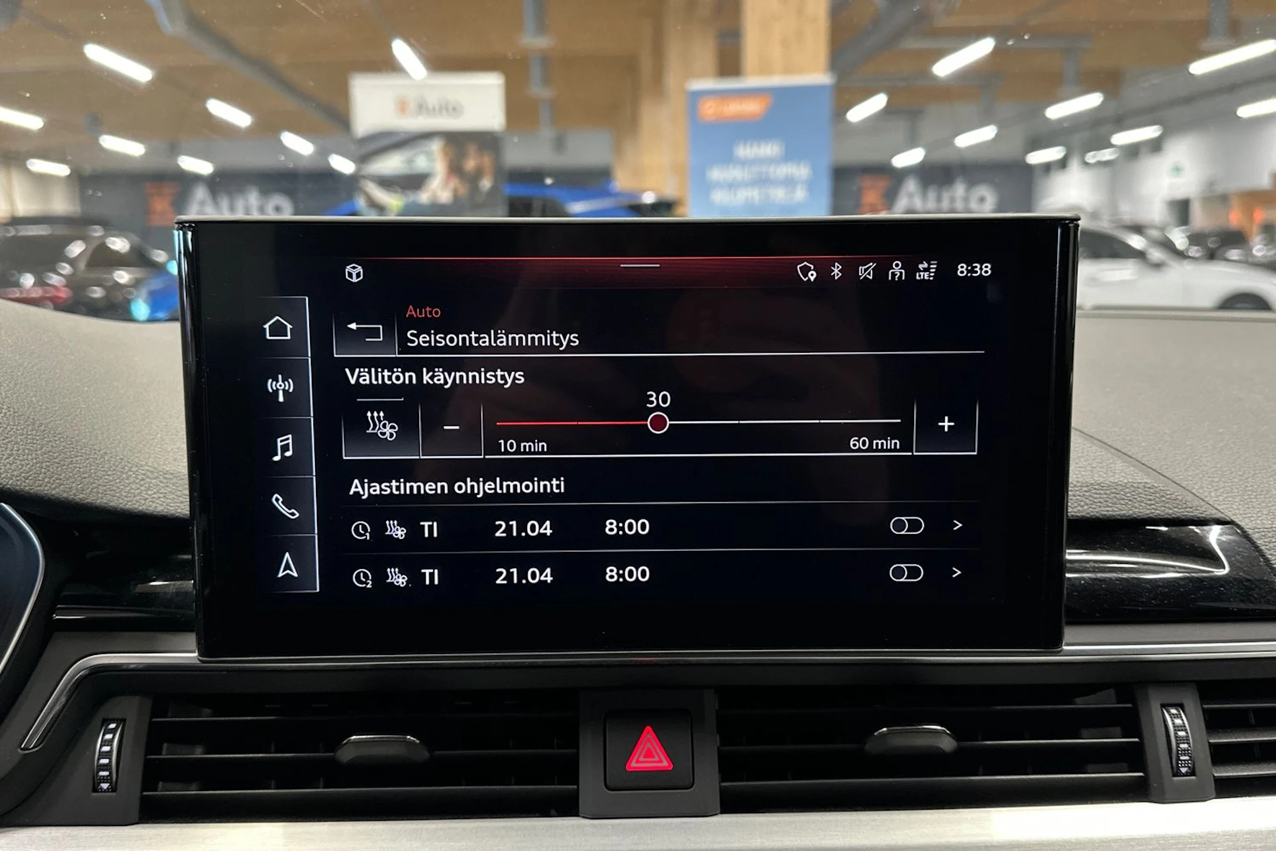 valkoinen Audi A4 2022 kuva 20.
