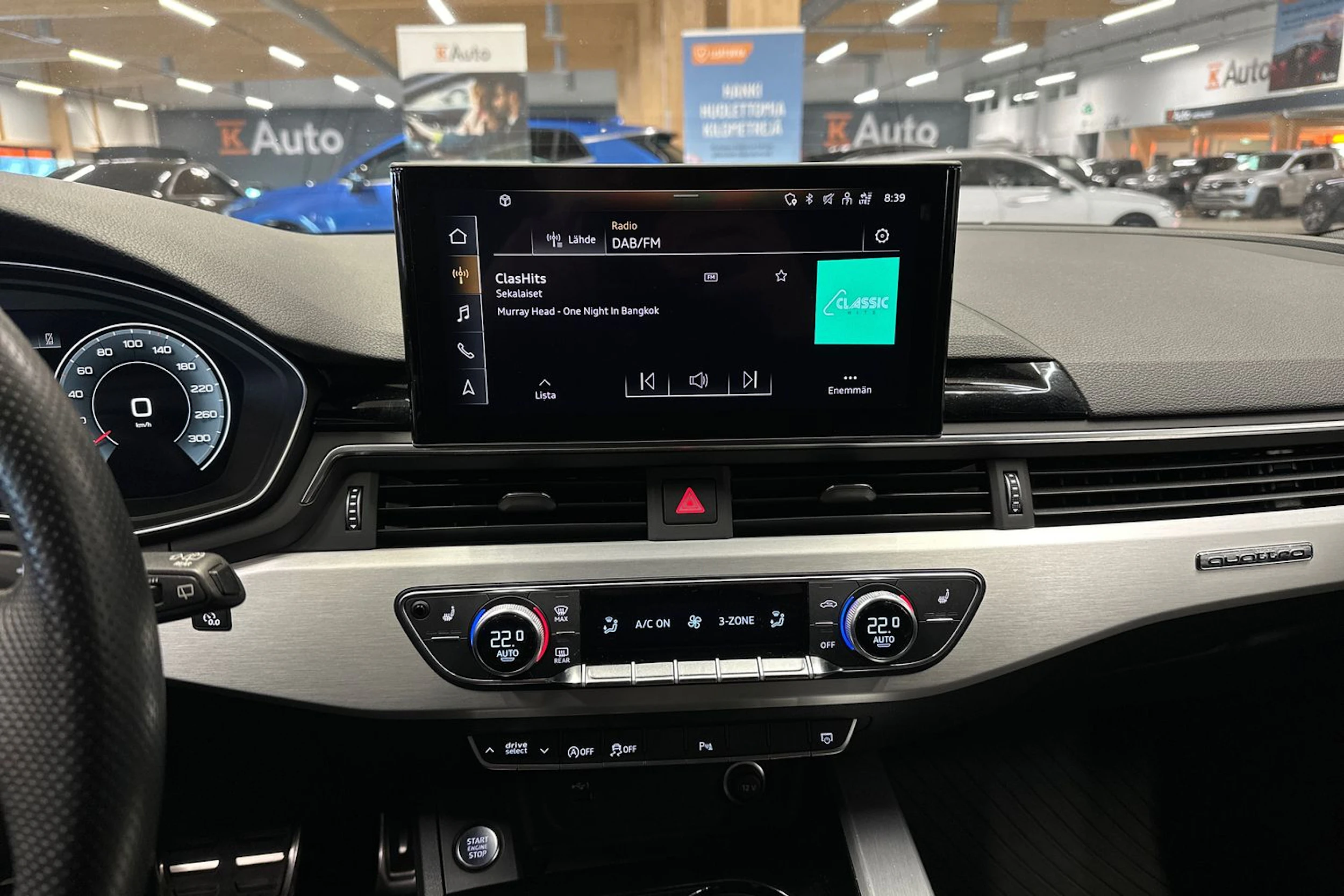 valkoinen Audi A4 2022 kuva 23.