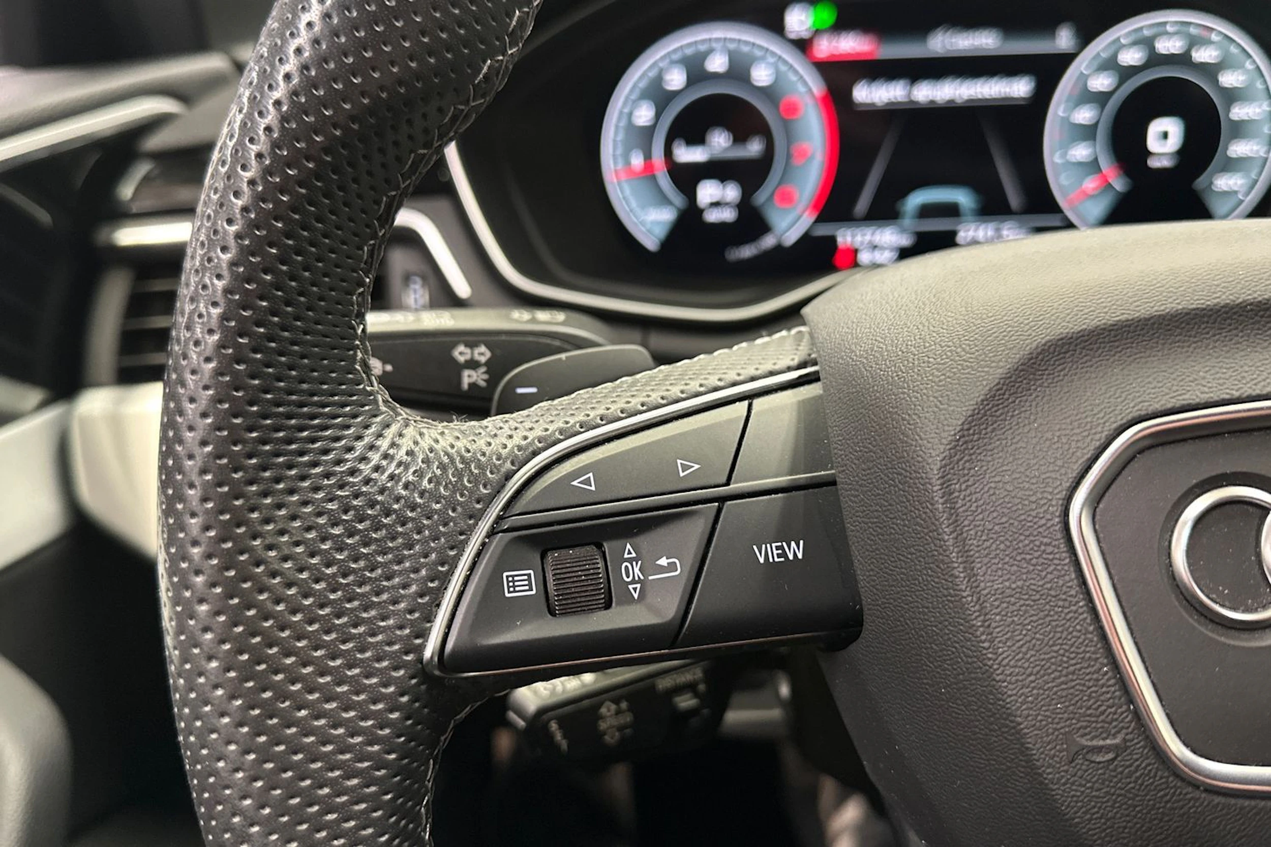 valkoinen Audi A4 2022 kuva 29.