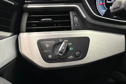 valkoinen Audi A4 2022 kuva 31.