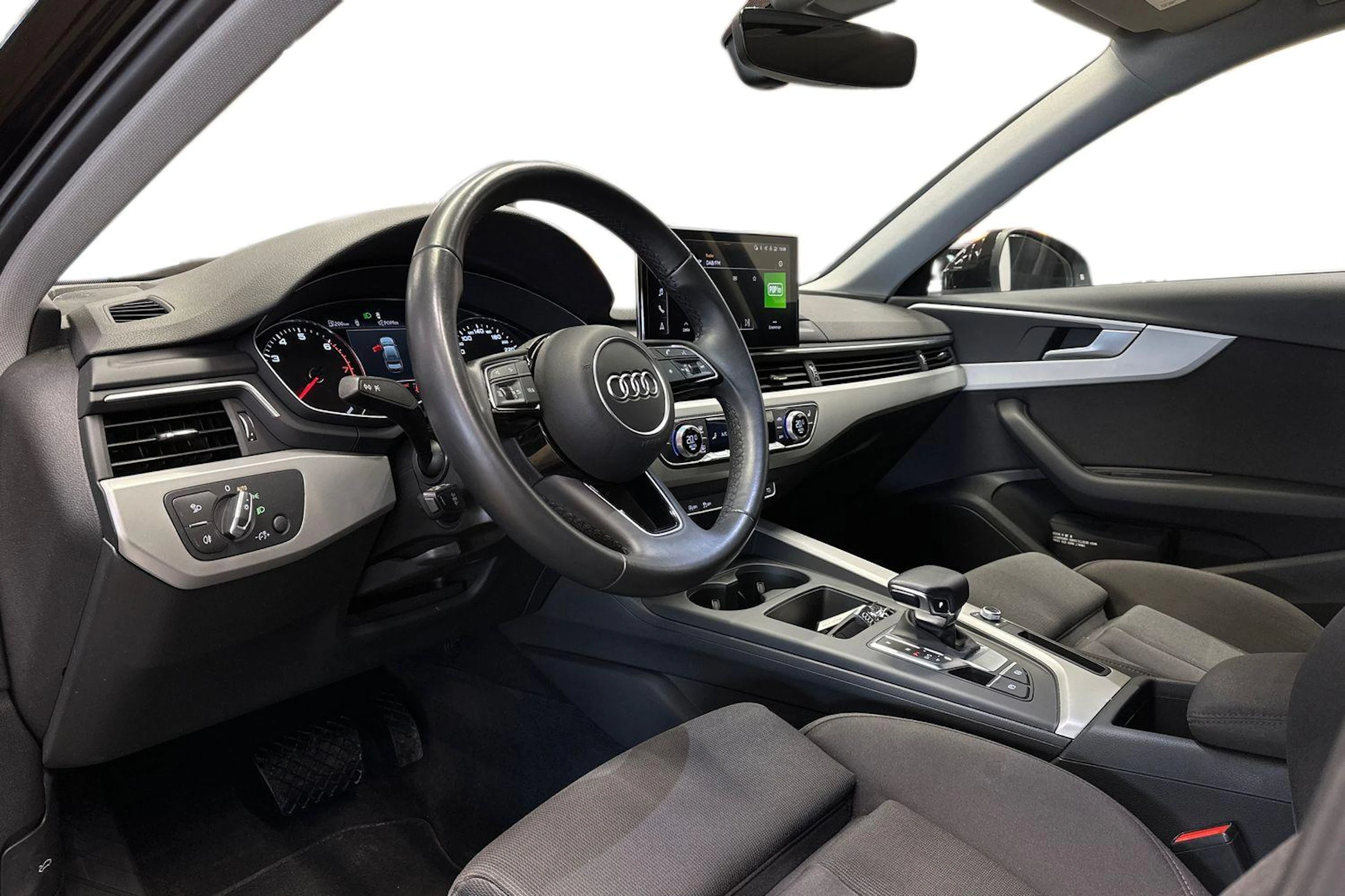 musta Audi A4 2022 kuva 8.
