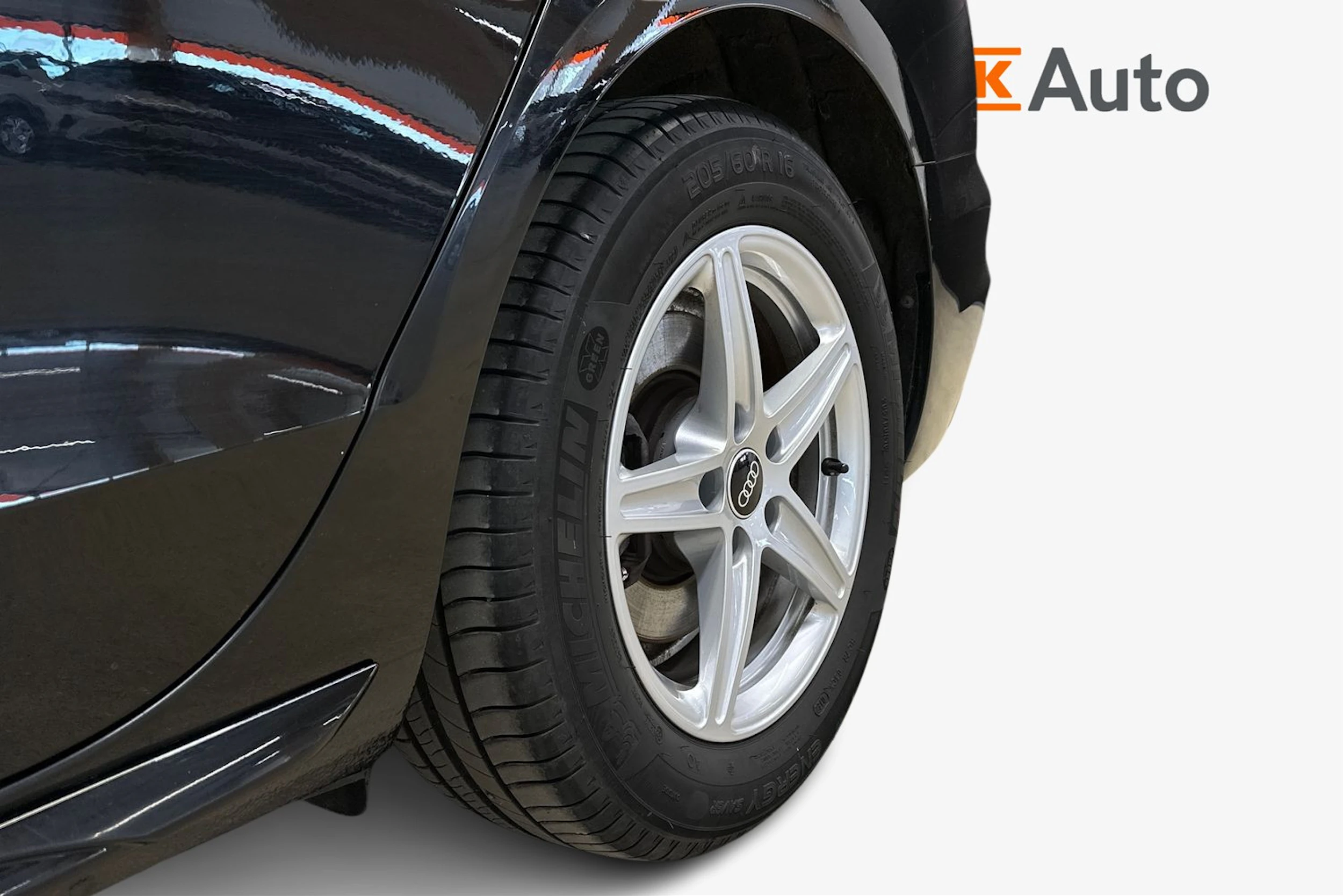 musta Audi A4 2022 kuva 12.