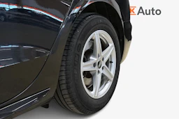 musta Audi A4 2022 kuva 12.