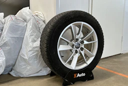 musta Audi A4 2022 kuva 13.