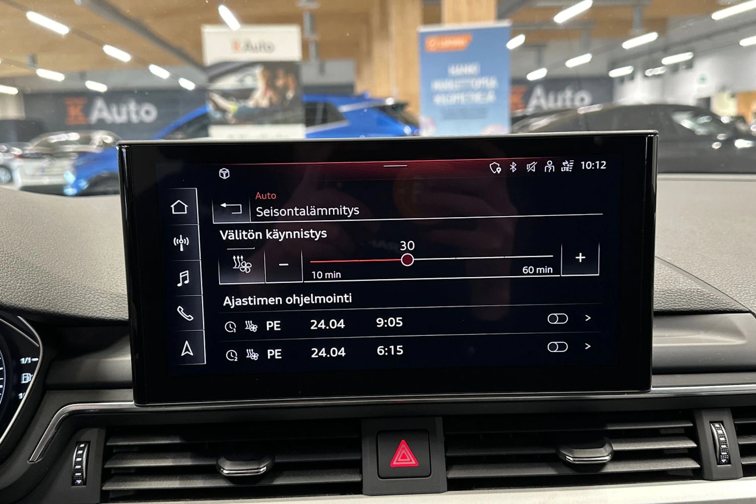 musta Audi A4 2022 kuva 17.