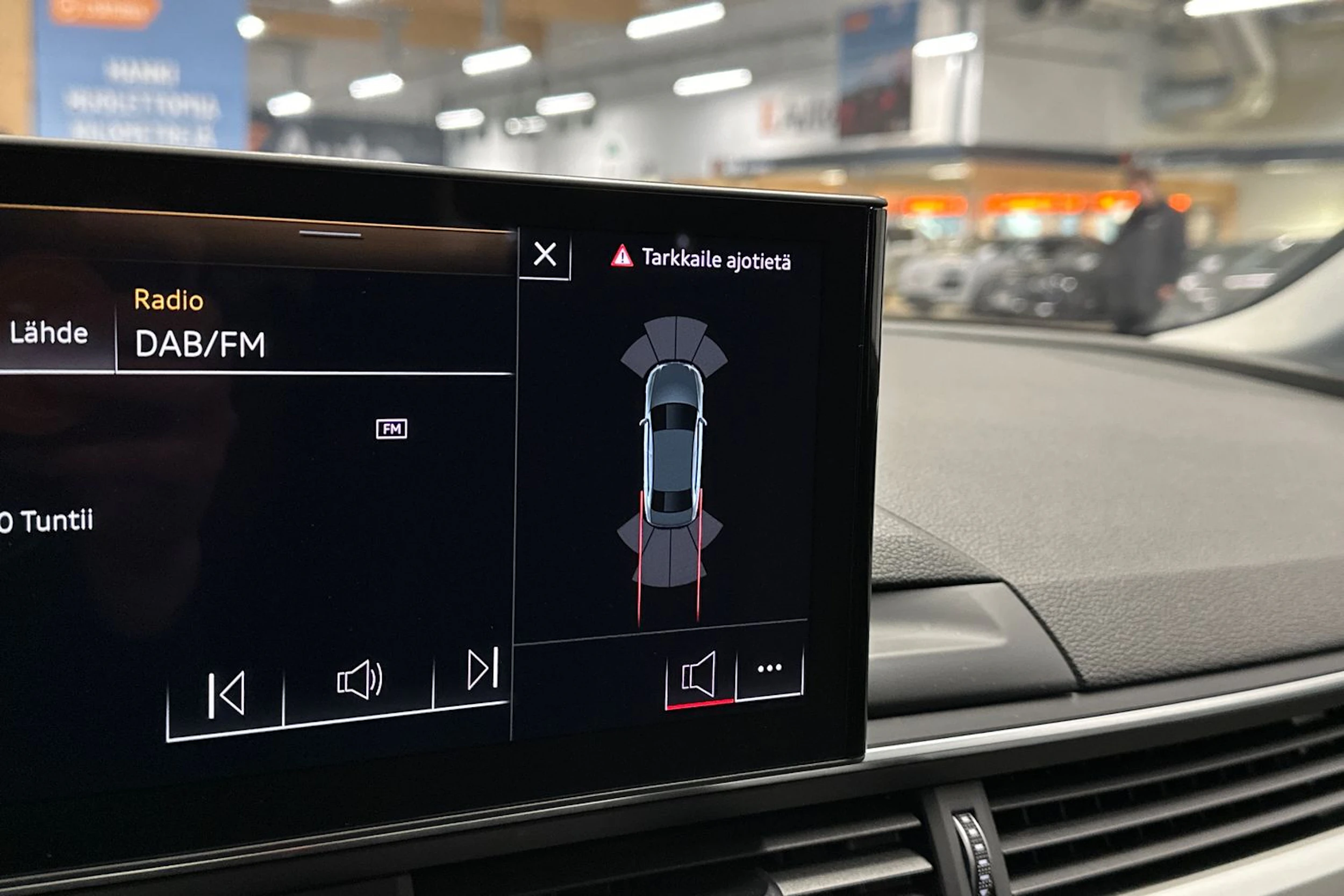 musta Audi A4 2022 kuva 18.