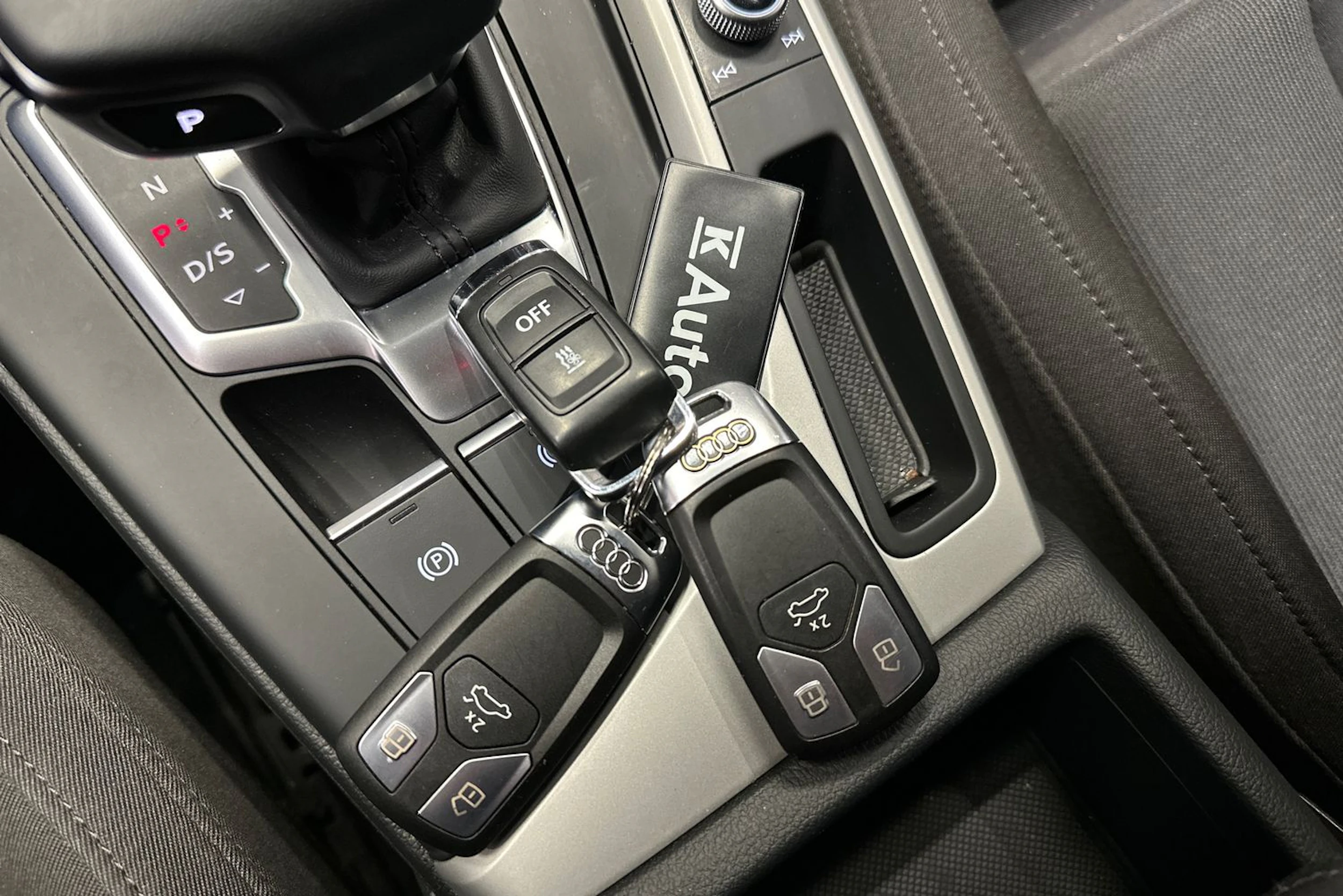 musta Audi A4 2022 kuva 21.