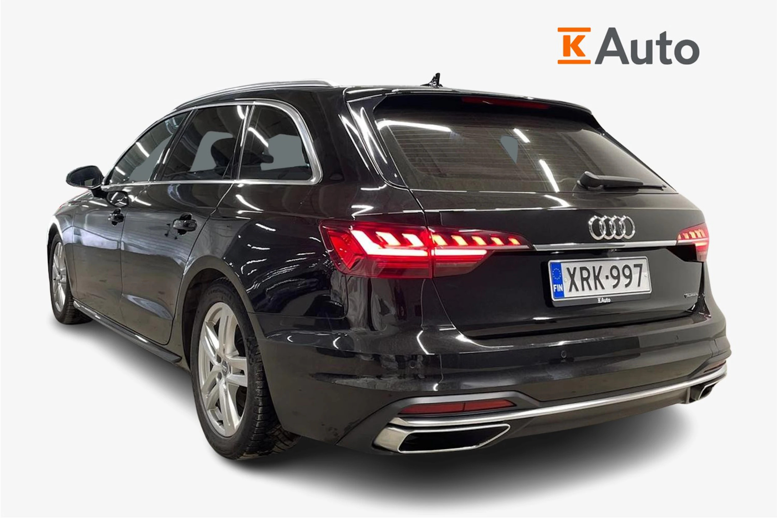 Musta Audi A4 2022 kuva 2.