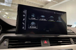 Musta Audi A4 2022 kuva 15.