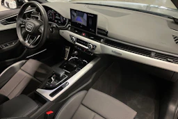 Musta Audi A4 2022 kuva 29.