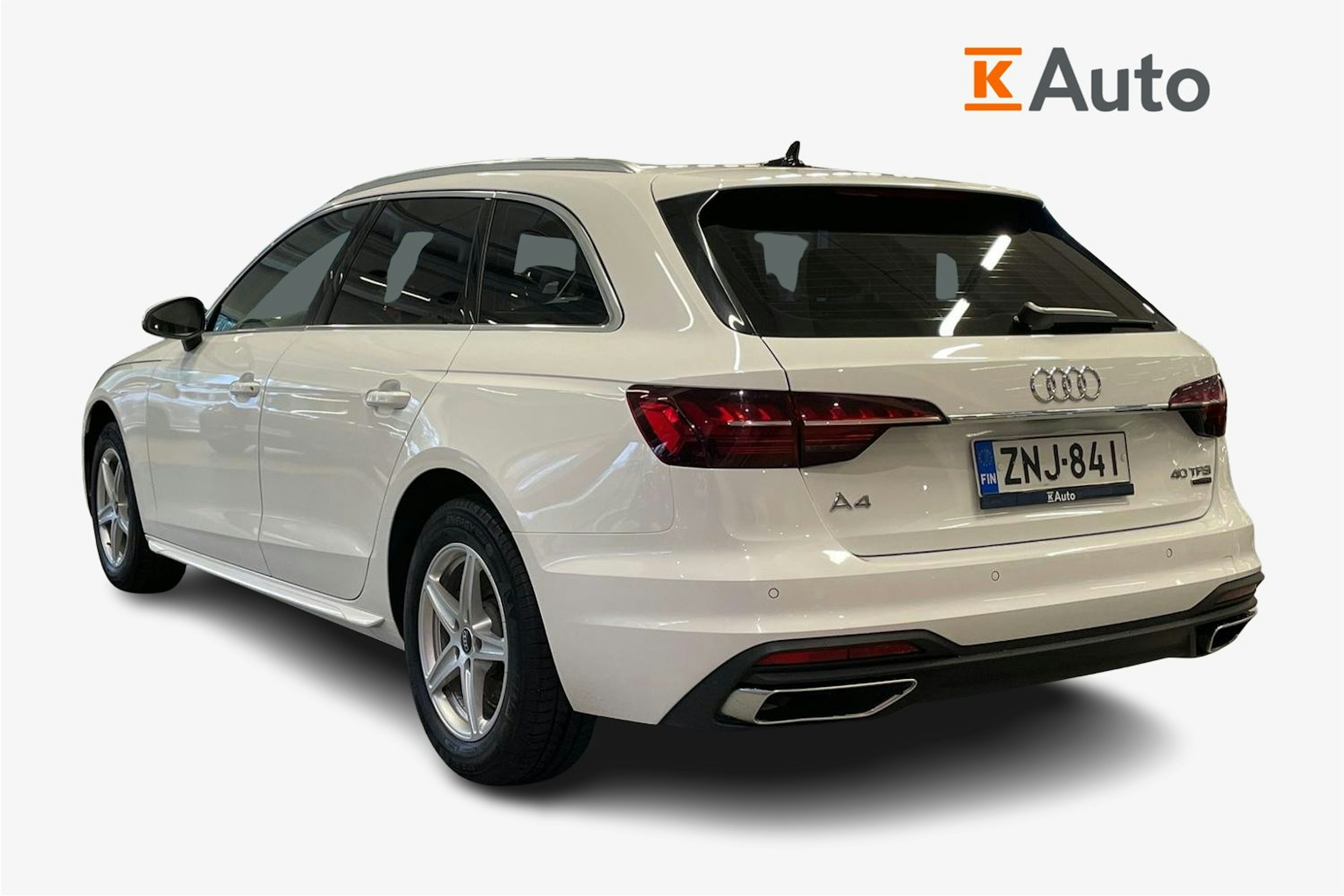 valkoinen Audi A4 2022 kuva 2.