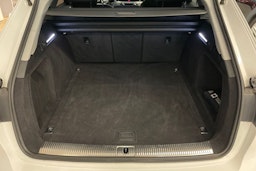 valkoinen Audi A4 2022 kuva 24.