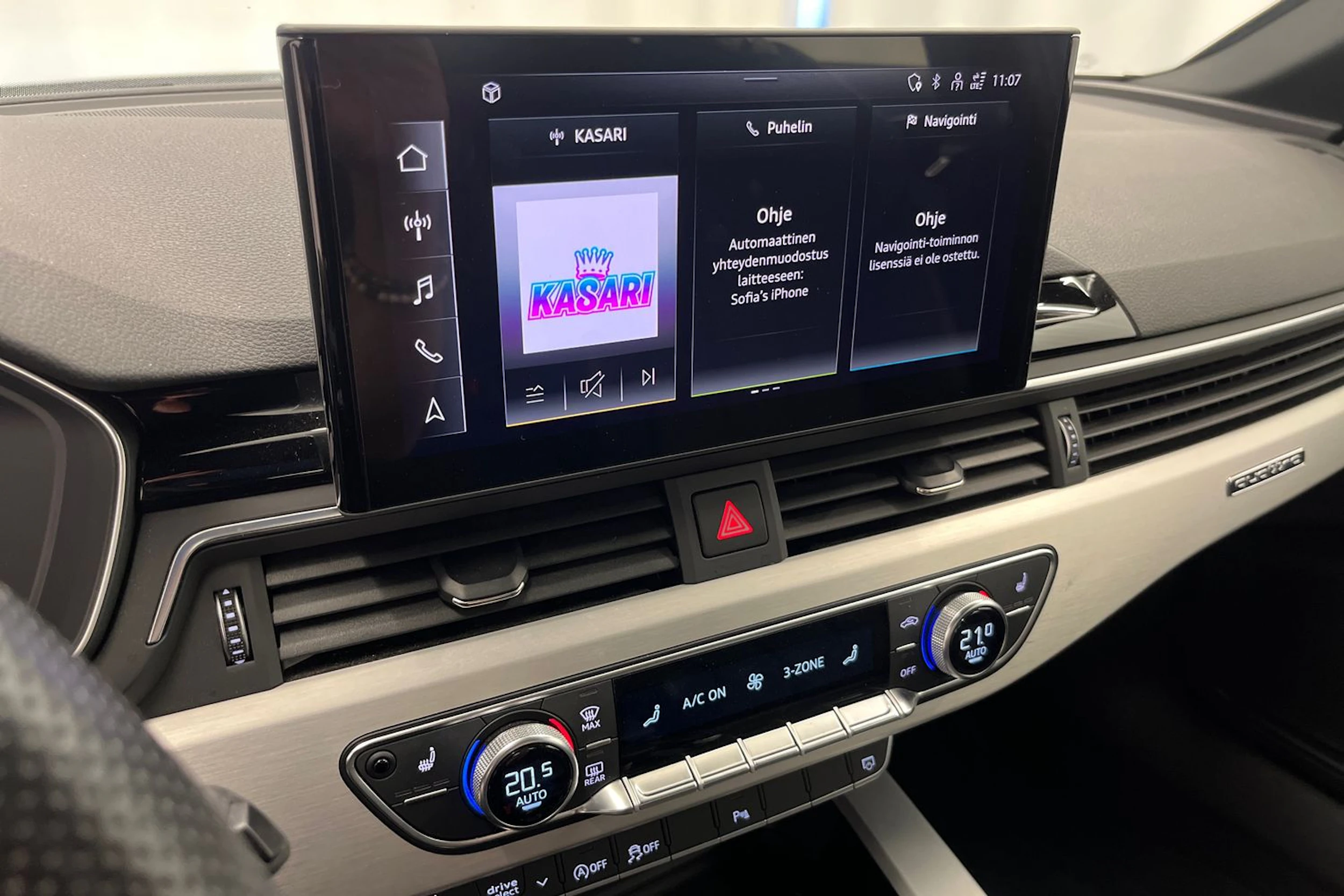 musta Audi A4 2022 kuva 16.
