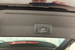 musta Audi A4 2022 kuva 23.