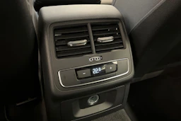 musta Audi A4 2022 kuva 25.