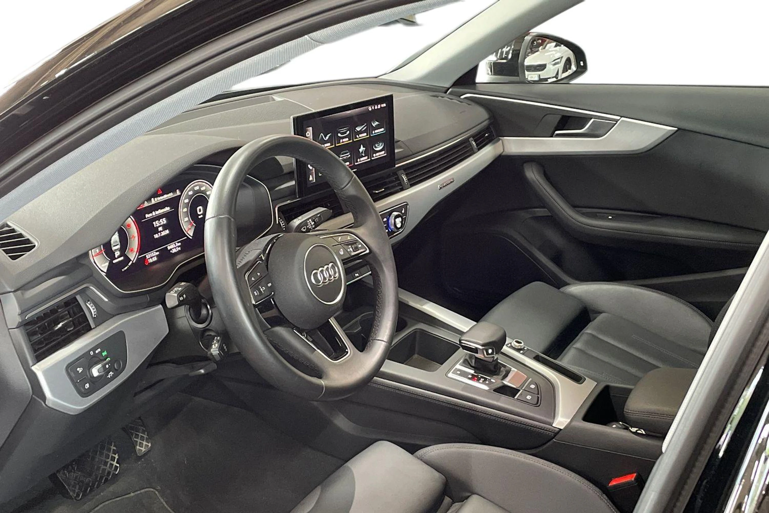 musta Audi A4 2022 kuva 6.