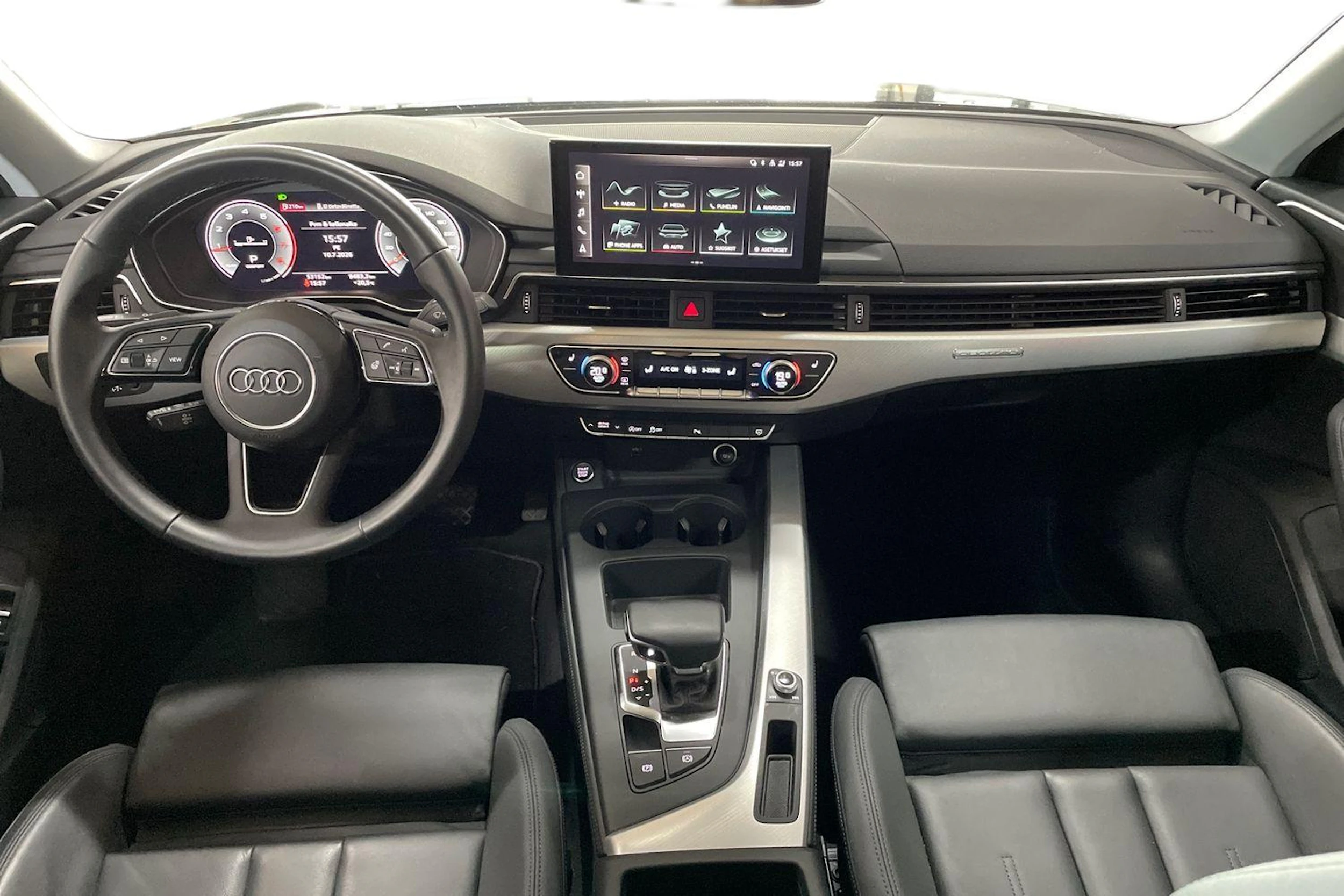 musta Audi A4 2022 kuva 7.