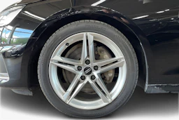 musta Audi A4 2022 kuva 9.