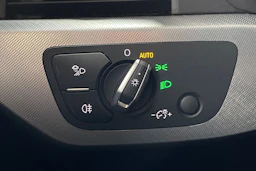 musta Audi A4 2022 kuva 15.