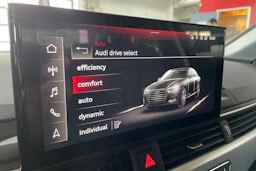 musta Audi A4 2022 kuva 20.