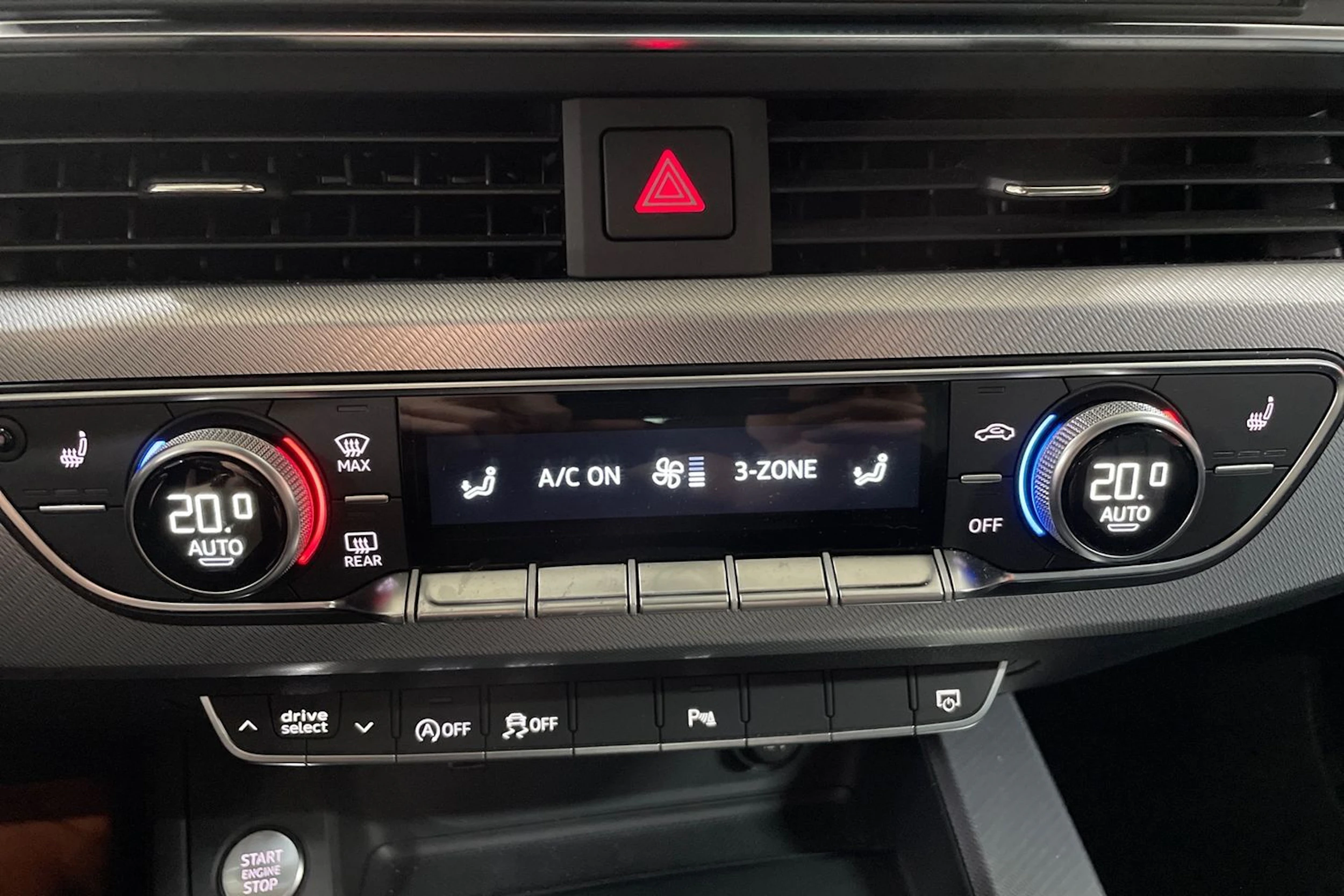 musta Audi A4 2022 kuva 22.