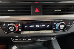 musta Audi A4 2022 kuva 22.