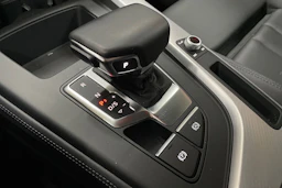 musta Audi A4 2022 kuva 23.